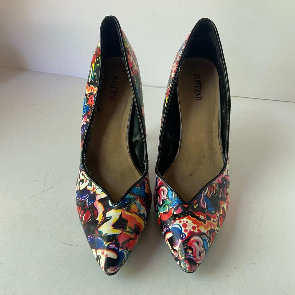 Just Fab Heels Kristal Graffiti Print Stiletto Pumps Pointed Toe Size 8 GUC Read - Picture 2 of 13